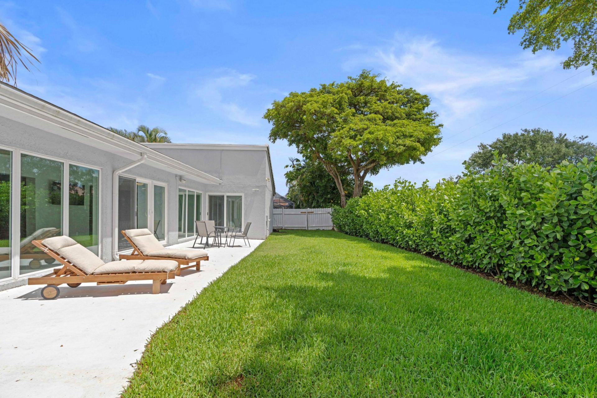 6910 NW 2nd Terrace, Boca Raton, FL 33487 Photo
