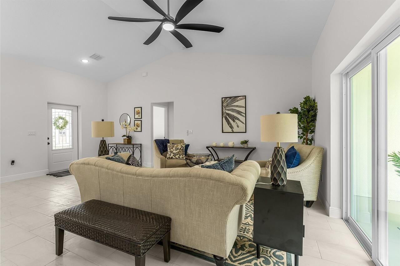 8216 104th Court, Vero Beach, FL 32967 Photo
