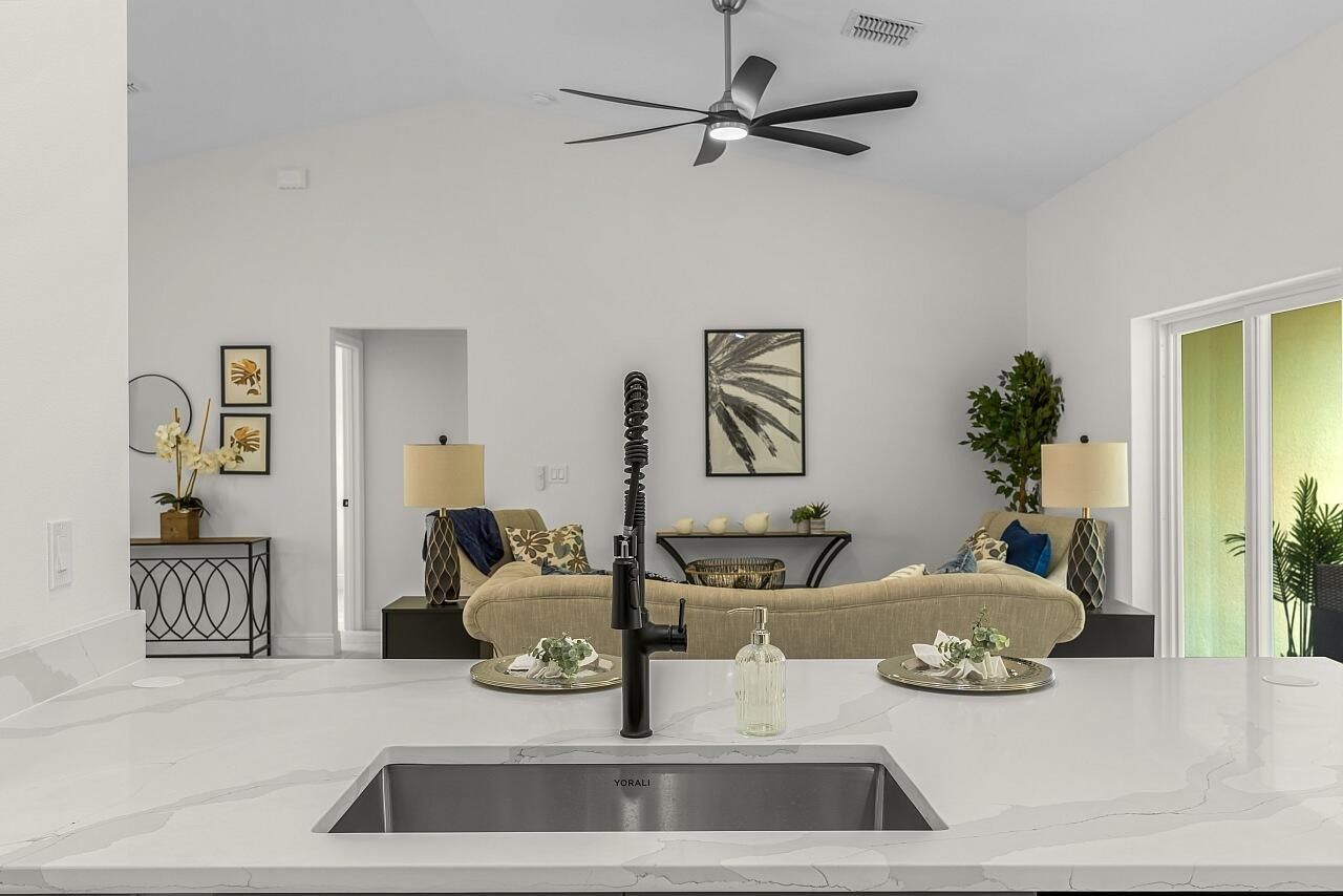 8216 104th Court, Vero Beach, FL 32967 Photo