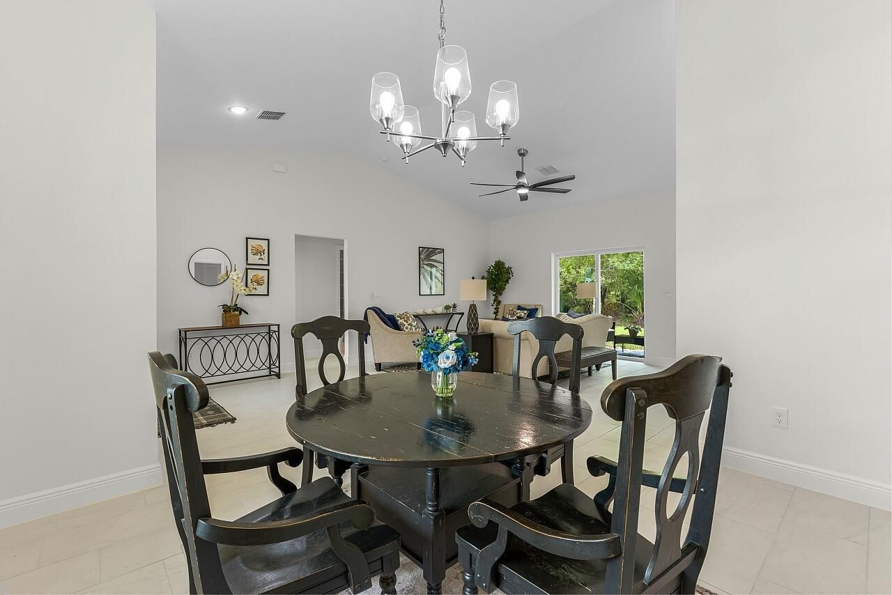 8216 104th Court, Vero Beach, FL 32967 Photo