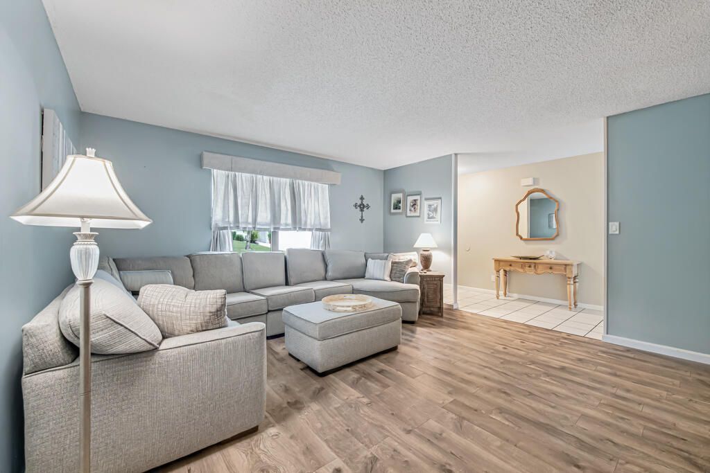 100 Greenwood Court, Royal Palm Beach, FL 33411 Photo