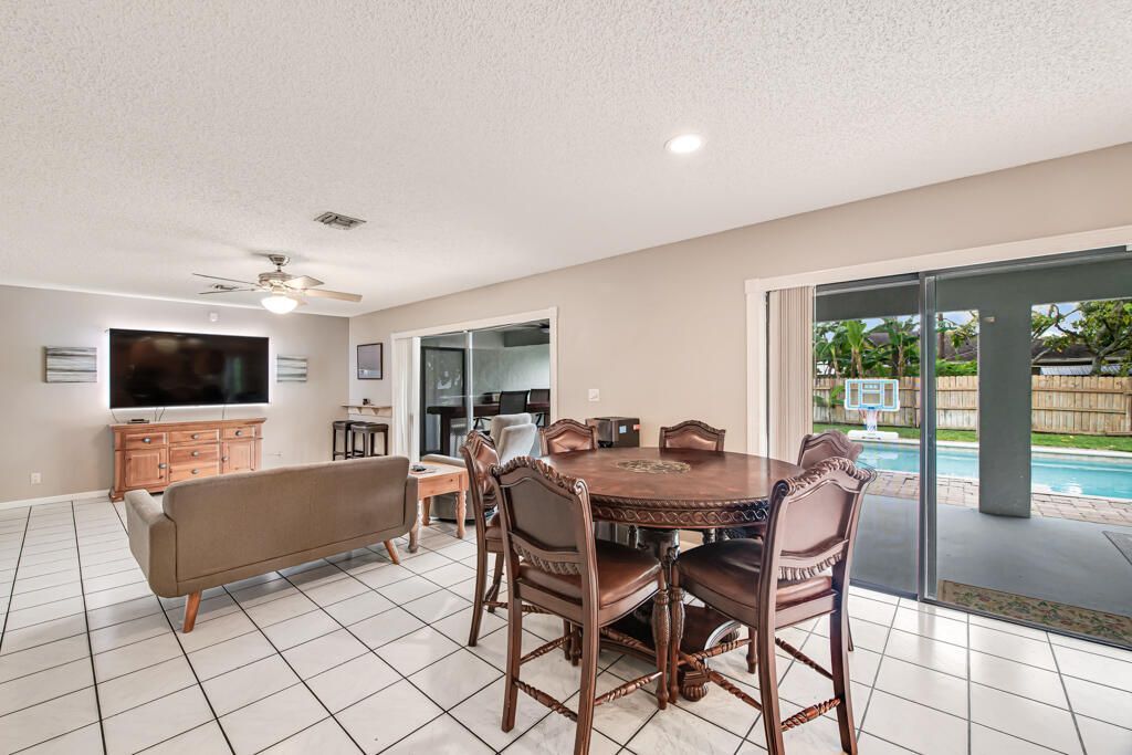 100 Greenwood Court, Royal Palm Beach, FL 33411 Photo
