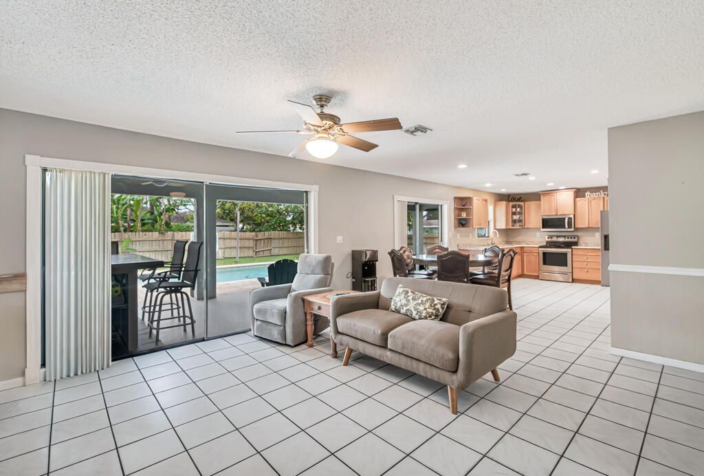 100 Greenwood Court, Royal Palm Beach, FL 33411 Photo