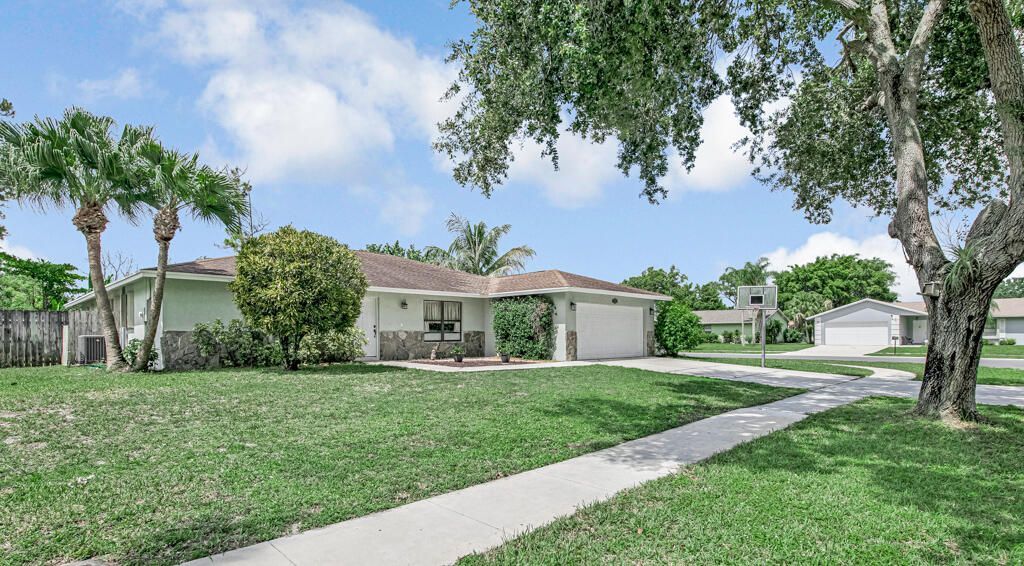 100 Greenwood Court, Royal Palm Beach, FL 33411 Photo