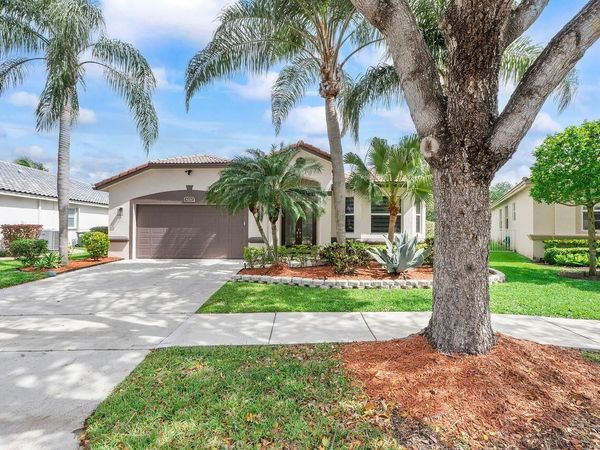 6220 Swans Terrace, Coconut Creek, FL 33073