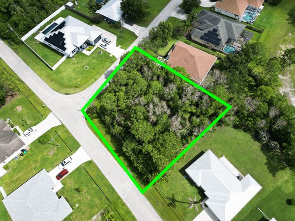 5475 NW Cambo Court, Port St. Lucie, FL 34986