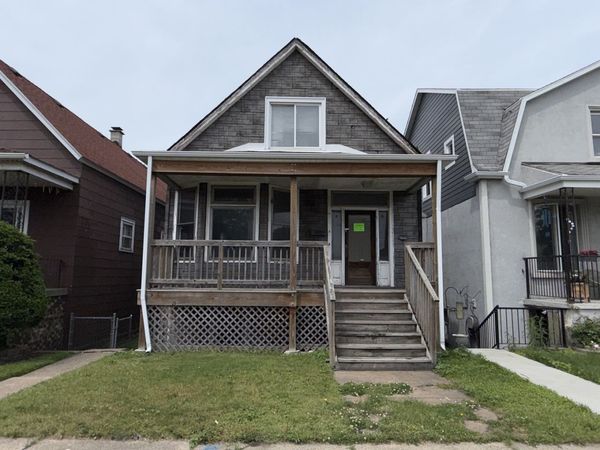 10606 S Avenue G , Chicago, IL 60617