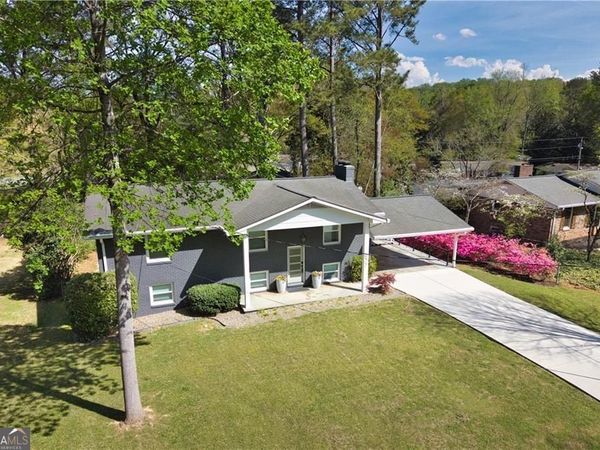 677 Hillandale Circle SW, Marietta, GA 30064