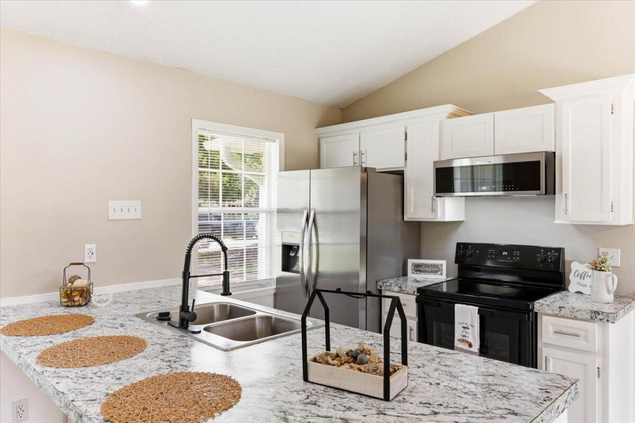 405 Amberjack Way Photo 10