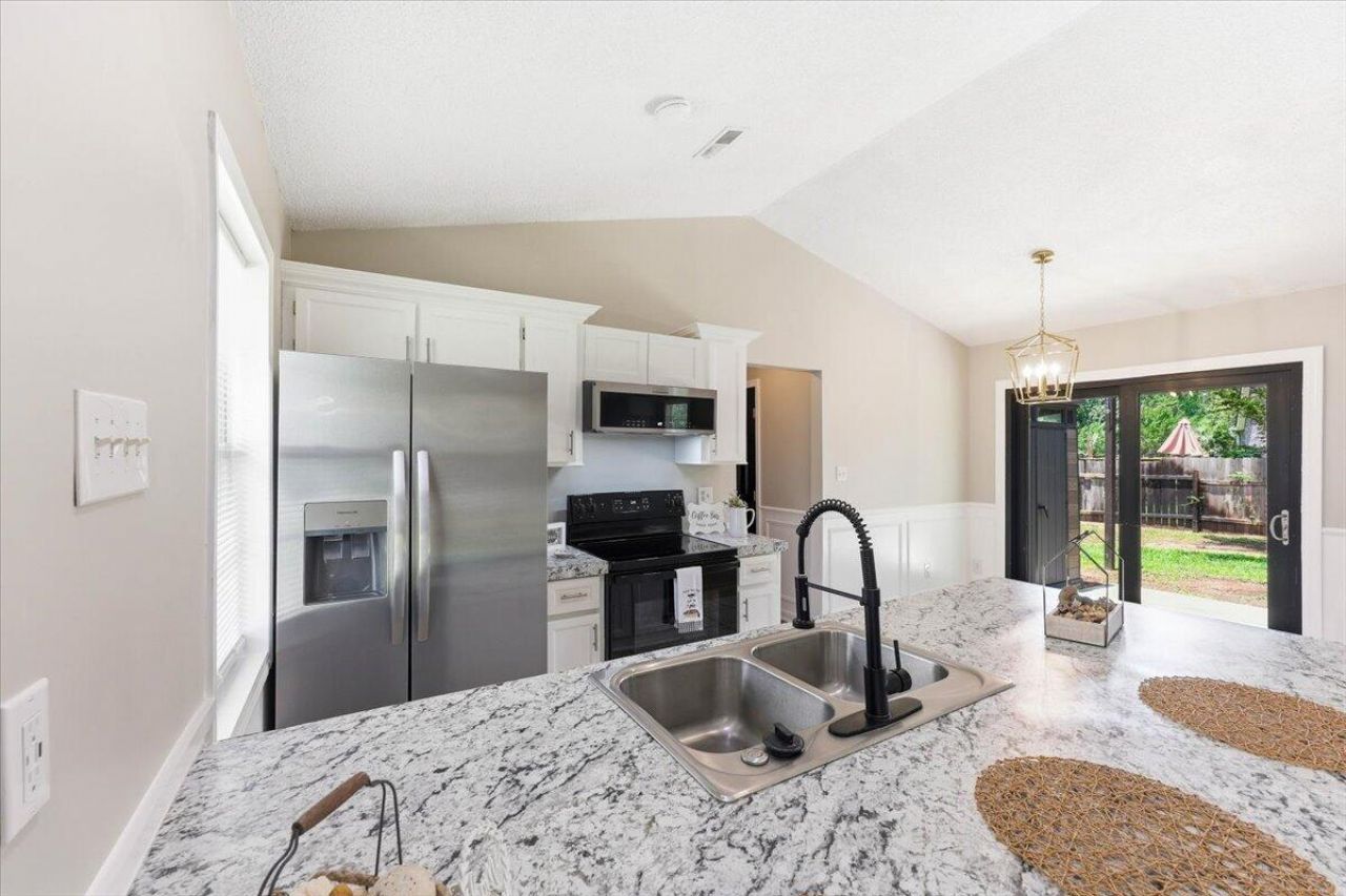 405 Amberjack Way Photo 11