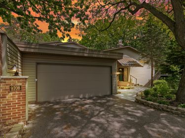 9708 Mill Creek Drive, Eden Prairie, MN 55347