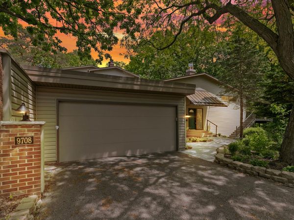 9708 Mill Creek Drive, Eden Prairie, MN 55347