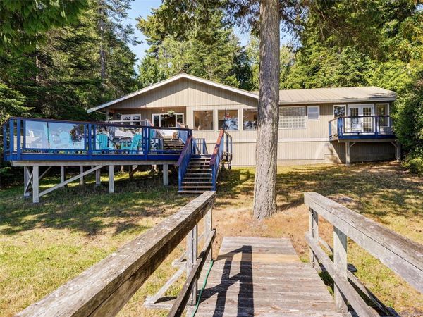 85 McKenzie Cres, Piers Island, BC V8L 5Y7