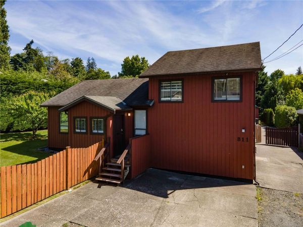 811 Nicholls Rd , Campbell River, BC V9W 3P7