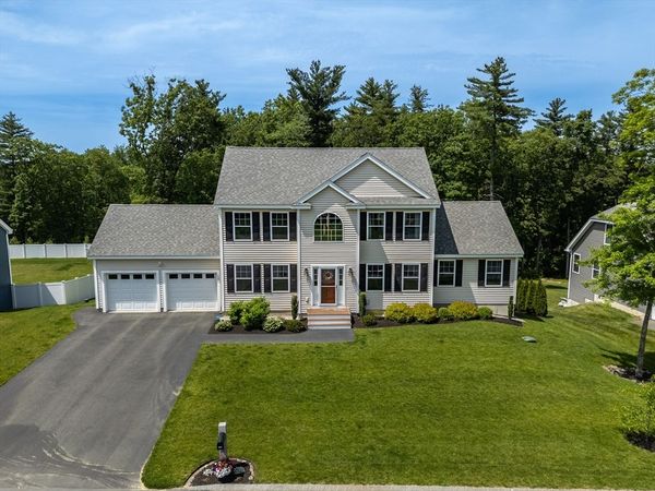 158 Standish Ln, Hudson, NH 03051