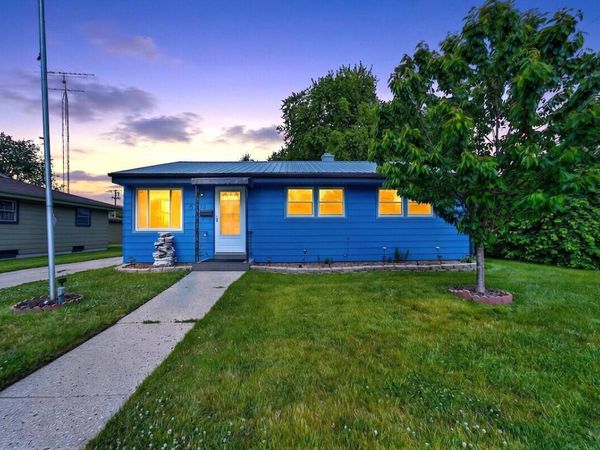 8302 26 AVENUE, Kenosha, WI 53143