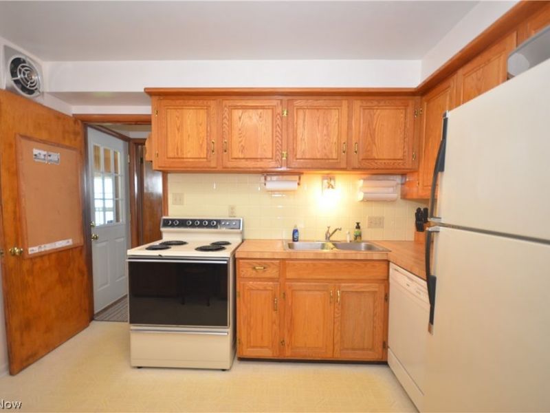 159 Pinehurst Road, Munroe Falls, OH 44262 Photo 13