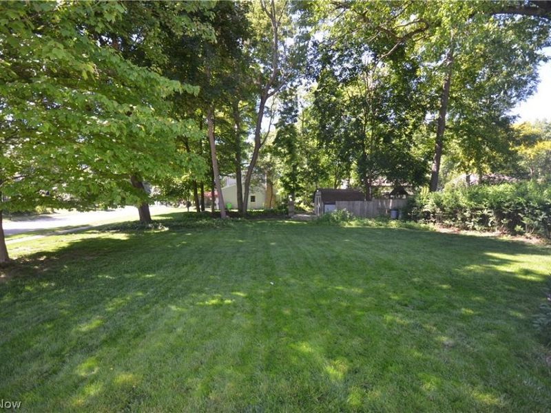 159 Pinehurst Road, Munroe Falls, OH 44262 Photo 3