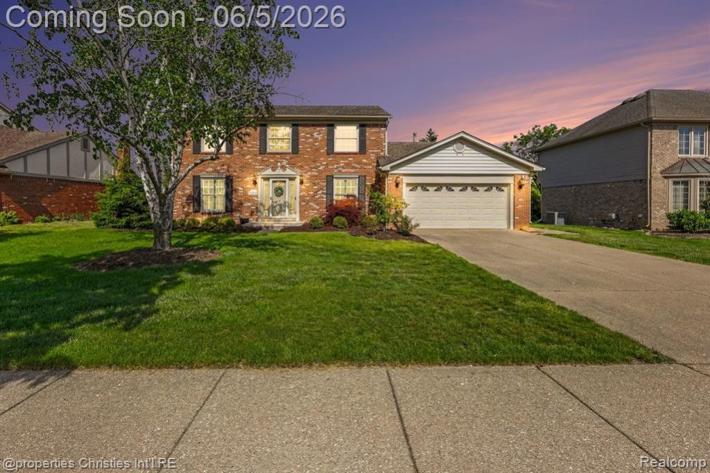 18454 Queensbury Drive, Livonia, MI 48152 Main Photo