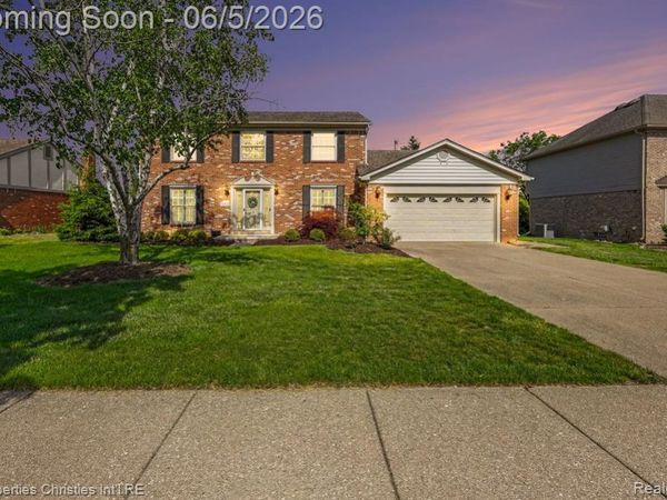18454 Queensbury Drive, Livonia, MI 48152