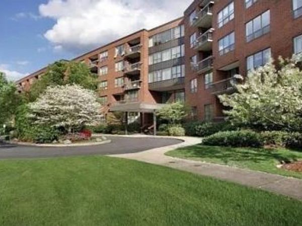 210 Nahanton, Unit 407, Newton, MA 02459