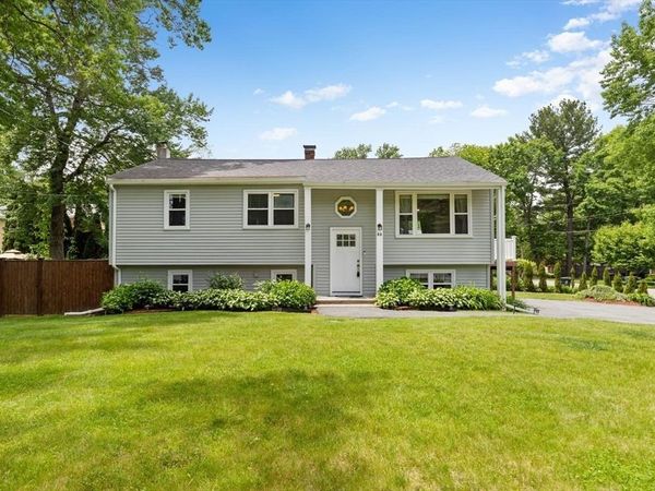 33 Marion St, Wilmington, MA 01887