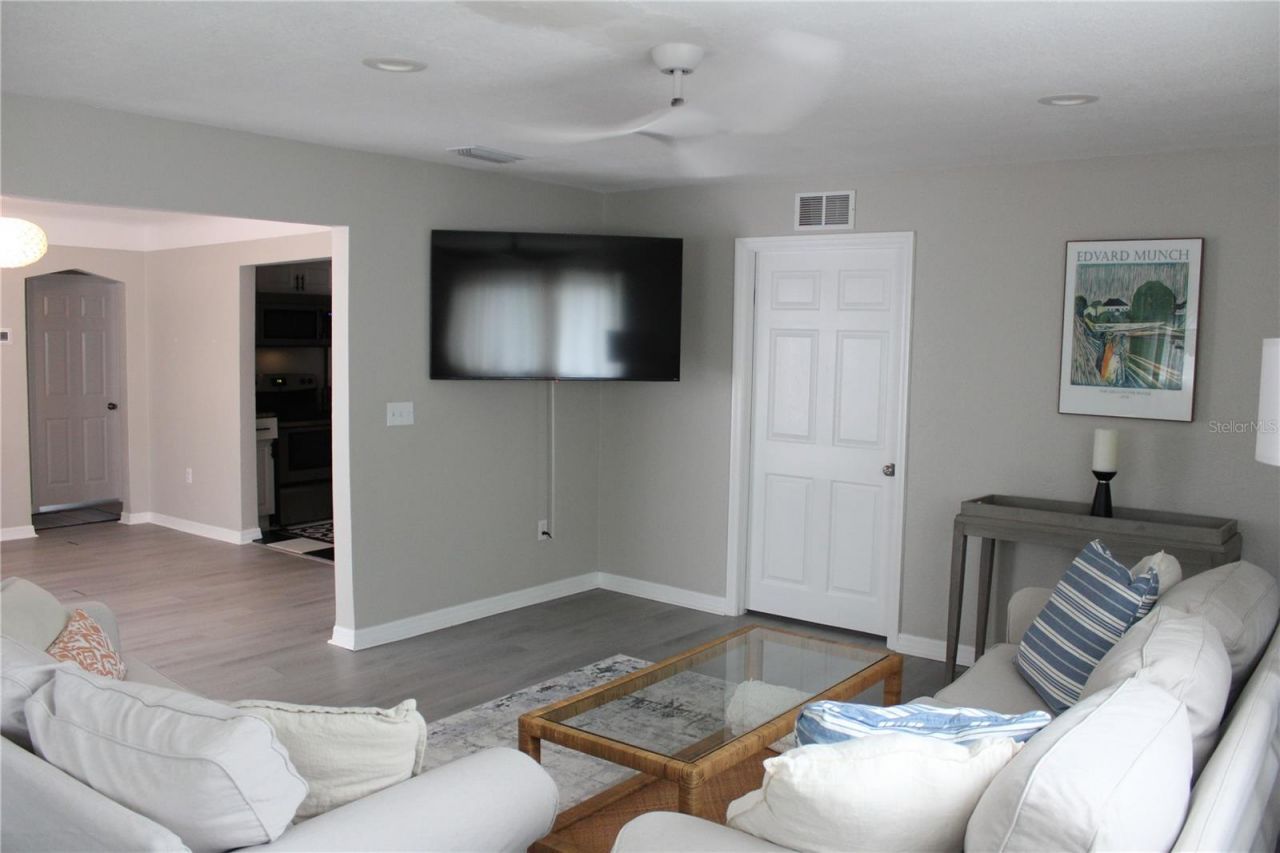 6014 Cedar Street Ne, Saint Petersburg, FL 33703 Photo