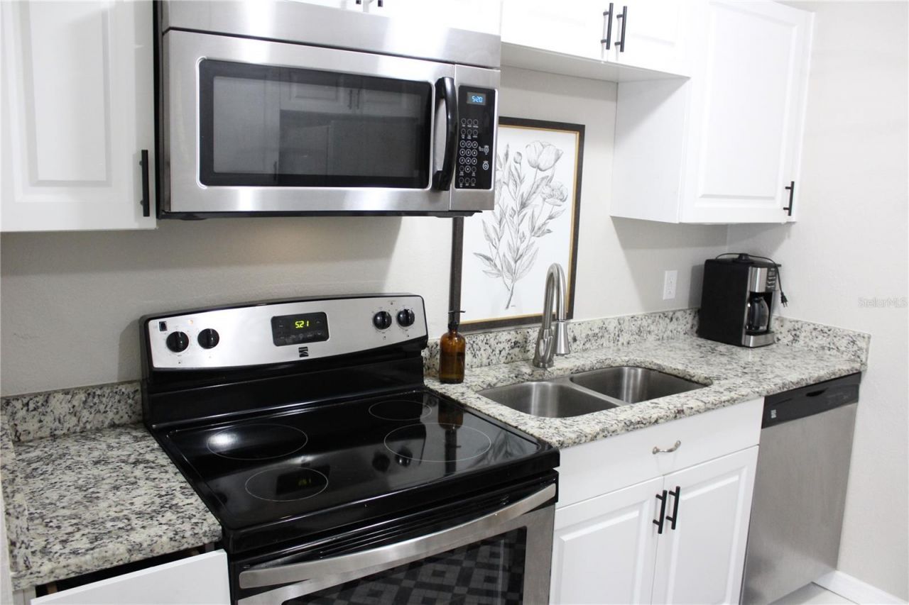6014 Cedar Street Ne, Saint Petersburg, FL 33703 Photo