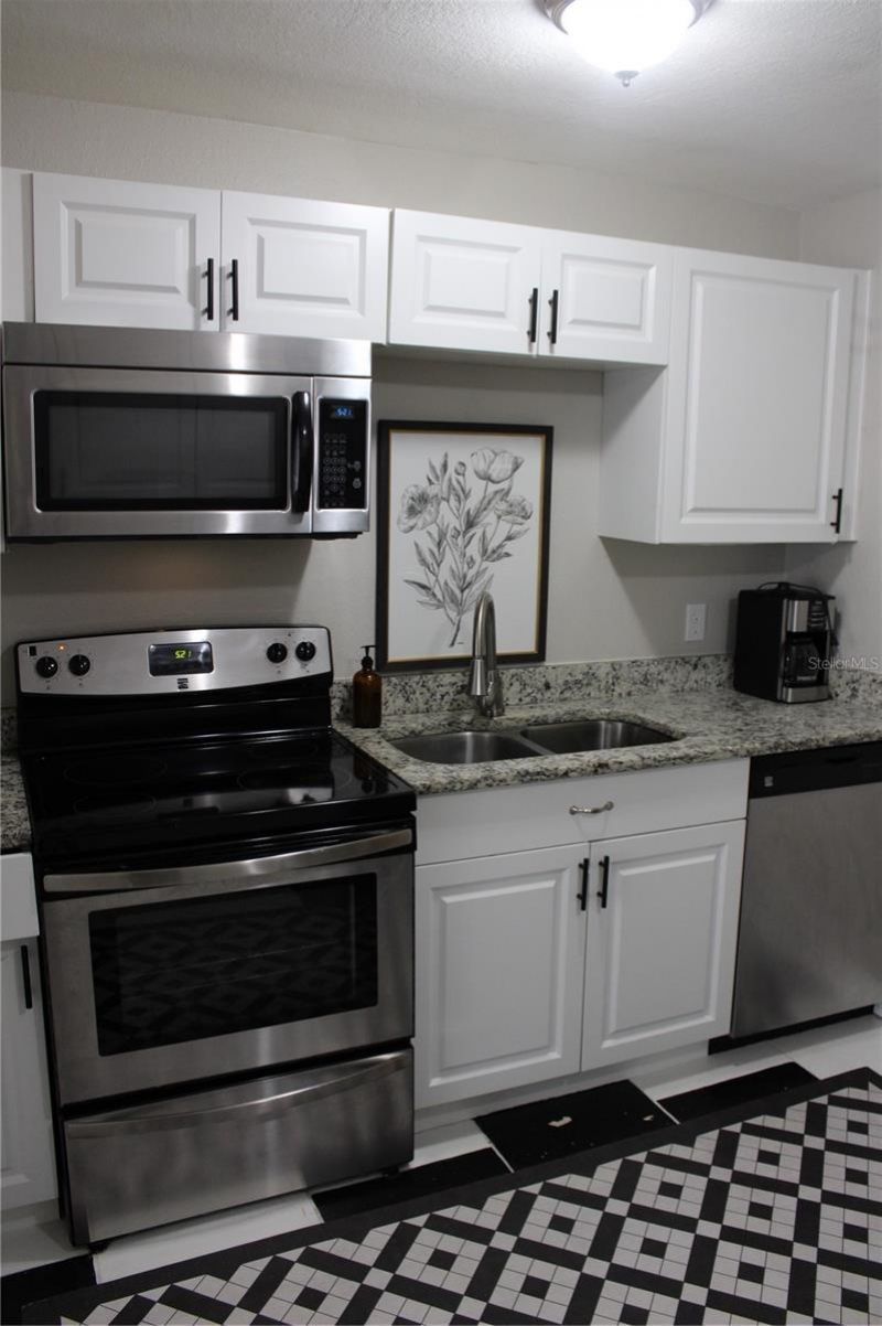 6014 Cedar Street Ne, Saint Petersburg, FL 33703 Photo