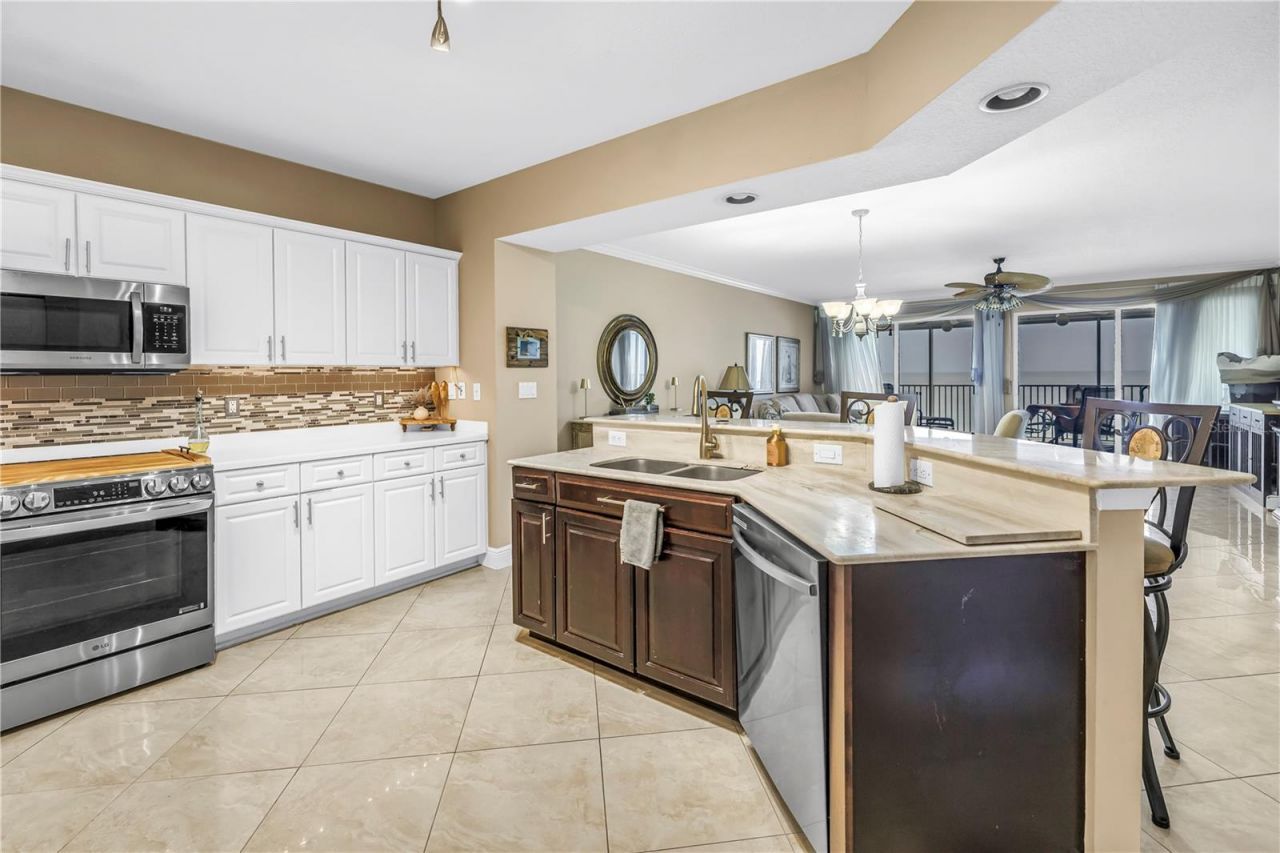 16750 Gulf Boulevard, Unit 313, North Redington Beach, FL 33708 Photo