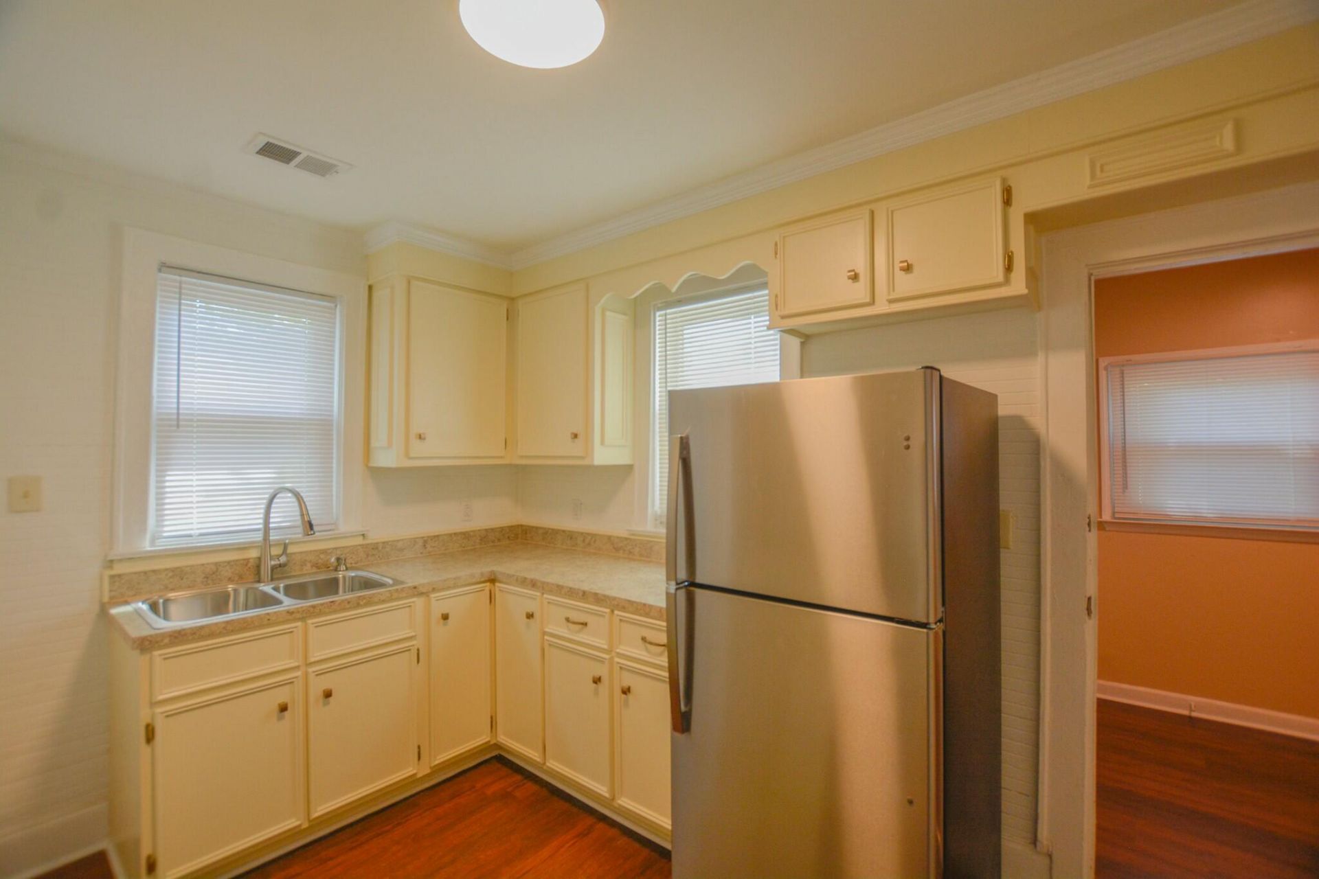 2041 Groveland Avenue Photo 10