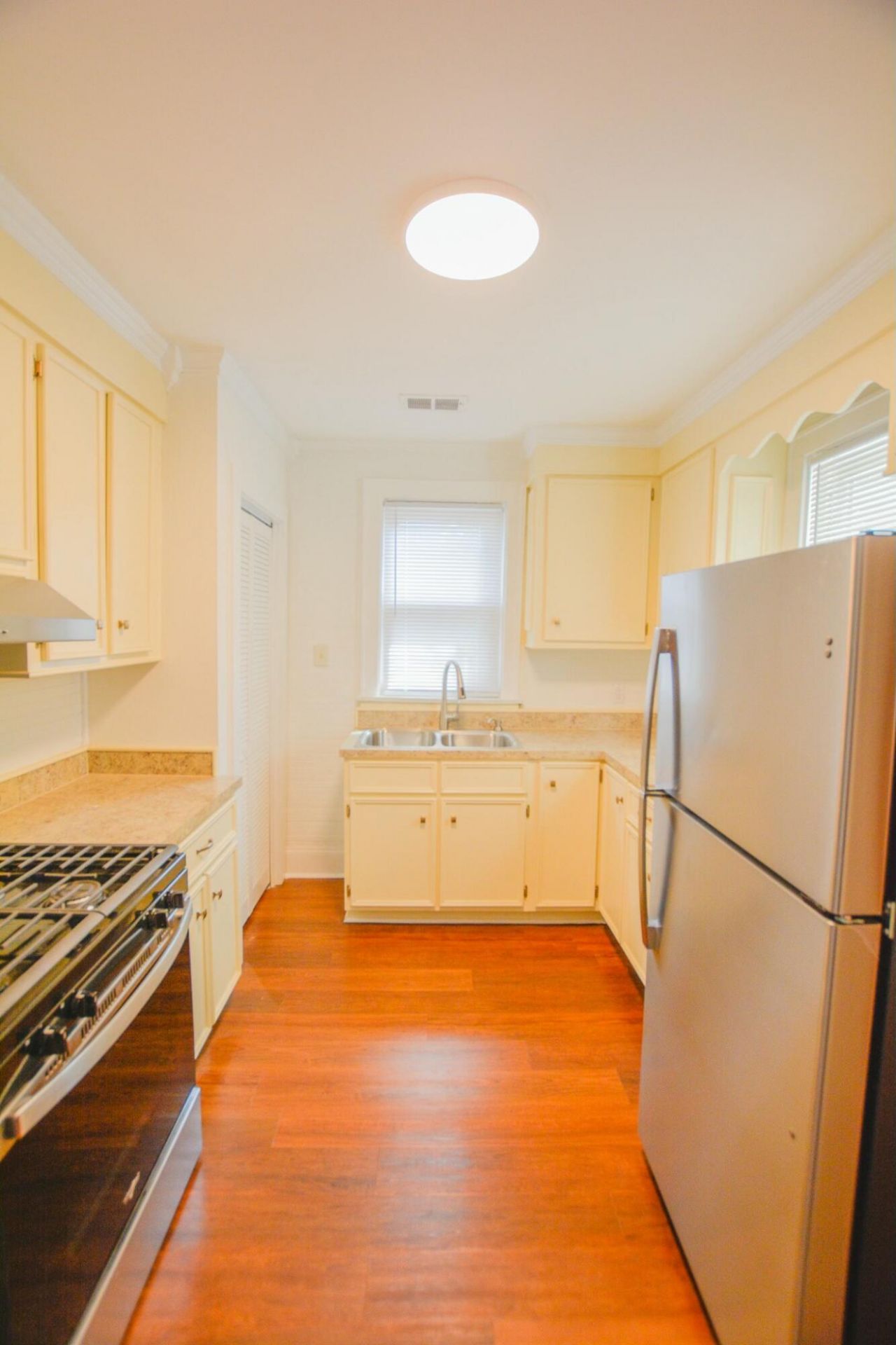 2041 Groveland Avenue Photo 8