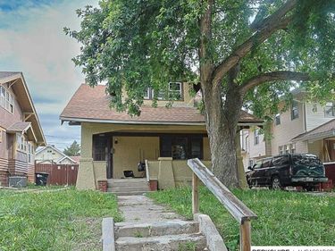 2870 Newport Avenue, Omaha, NE 68112