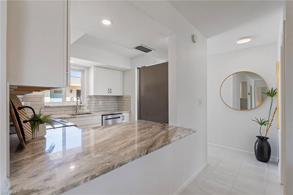 185 Palm Dr, Unit 18L, Naples, FL 34112 Photo