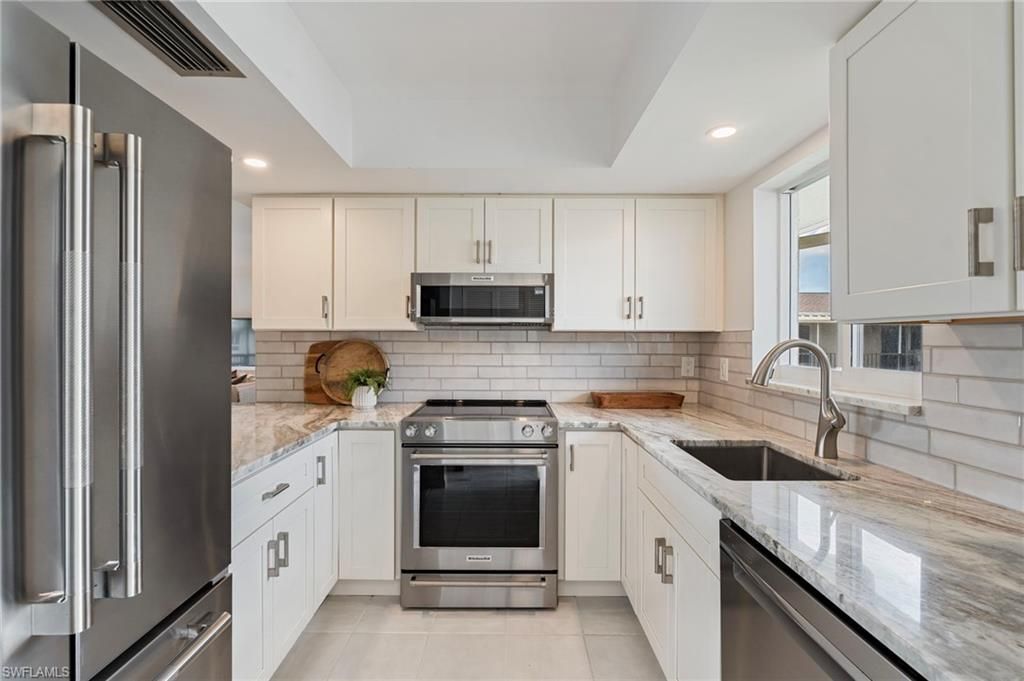 185 Palm Dr, Unit 18L, Naples, FL 34112 Photo