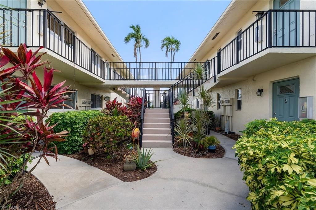 185 Palm Dr, Unit 18L, Naples, FL 34112 Photo