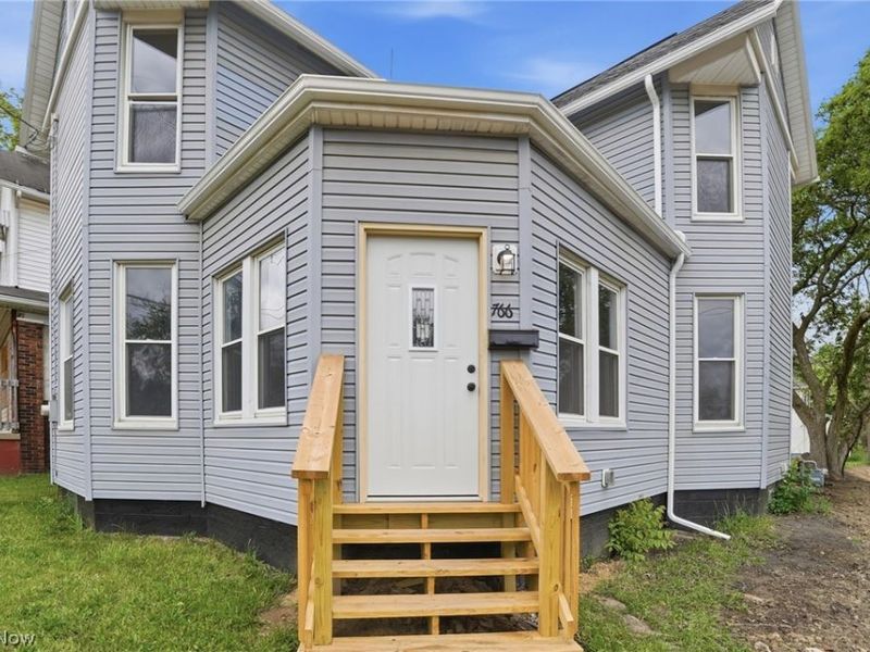 766 E Summit, Alliance, OH 44601 Photo 2