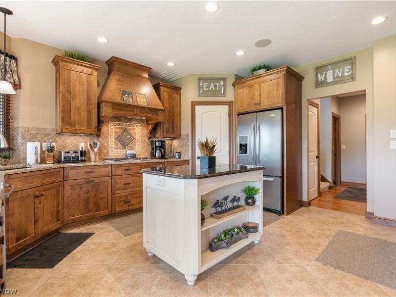 5850 Quarry Lake Drive SE, East Canton, OH 44730 Photo 10