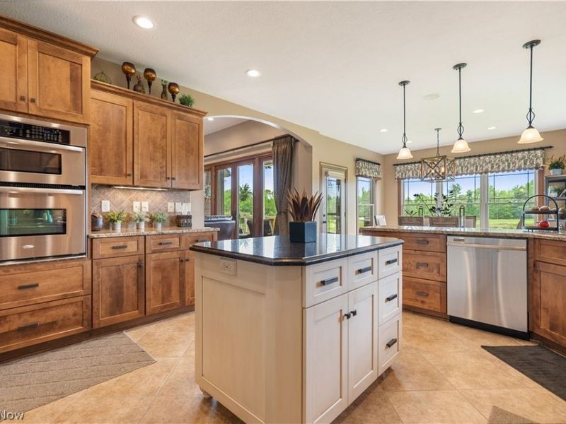 5850 Quarry Lake Drive SE, East Canton, OH 44730 Photo 12