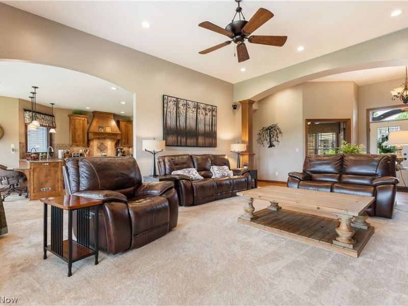5850 Quarry Lake Drive SE, East Canton, OH 44730 Photo 9