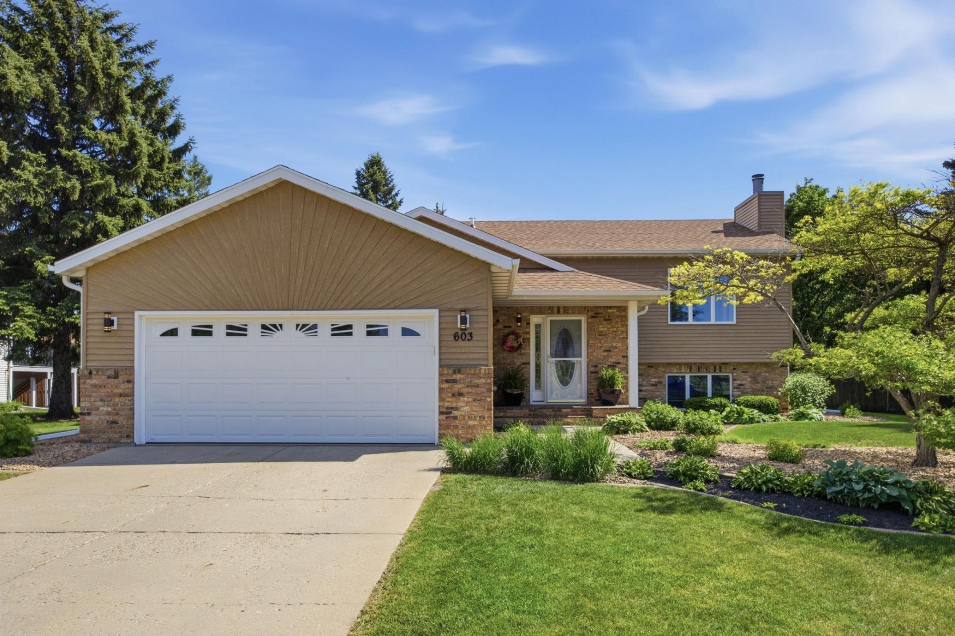 603 34th Avenue S, Moorhead, MN 56560 Main Photo