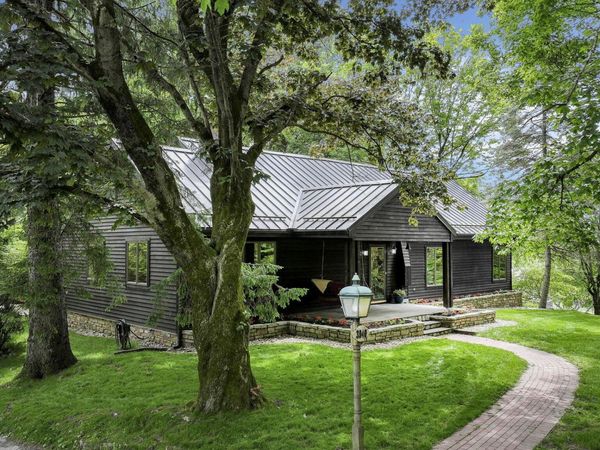 3940 Hankinson Road , Granville, OH 43023