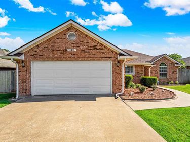 6806 SW Drakestone, Lawton, OK 73502