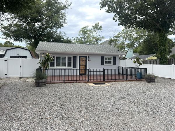 113 NW 12th Street , Oak Island, NC 28465