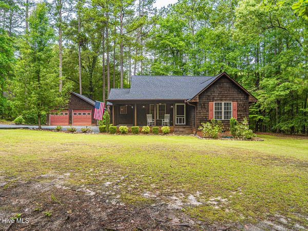 707 Alexander Drive , Aberdeen, NC 28315