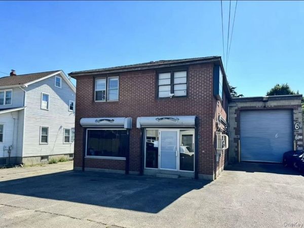 6 Midland Avenue , Hicksville, NY 11801