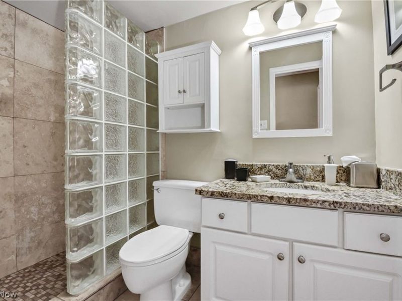 12900 Lake Avenue, Unit 117, Lakewood, OH 44107 Photo 22