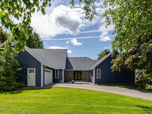 8220 Penstock , Manlius, NY 13104