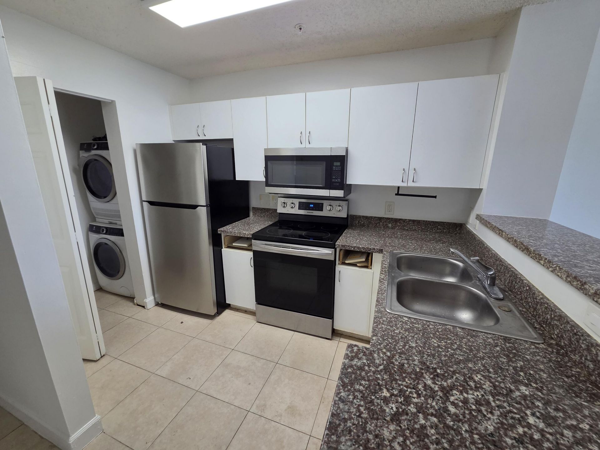 12172 St Andrews Place, Unit 211, Miramar, FL 33025 Photo
