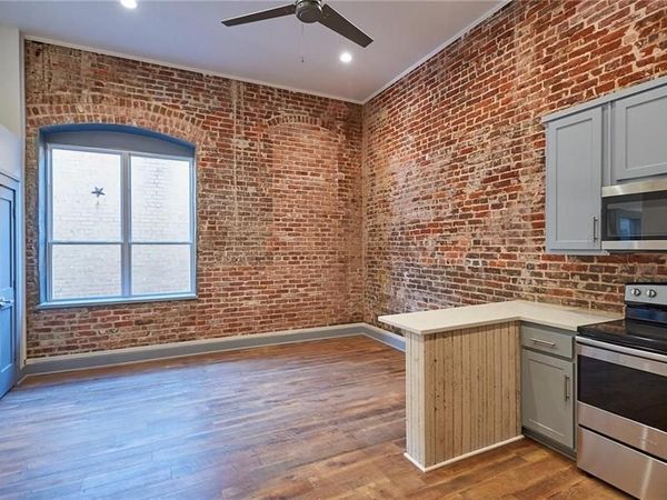 200 W BROWN Street, Unit 101, Ennis, TX 75119